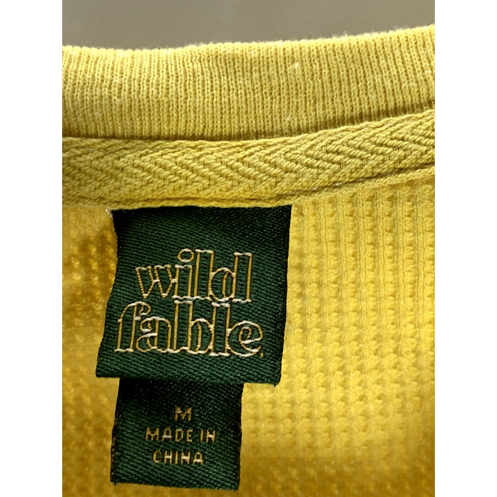 WILD FABLE Women's Yellow Long Sleeve Thermal Henley Crop Top SZ M