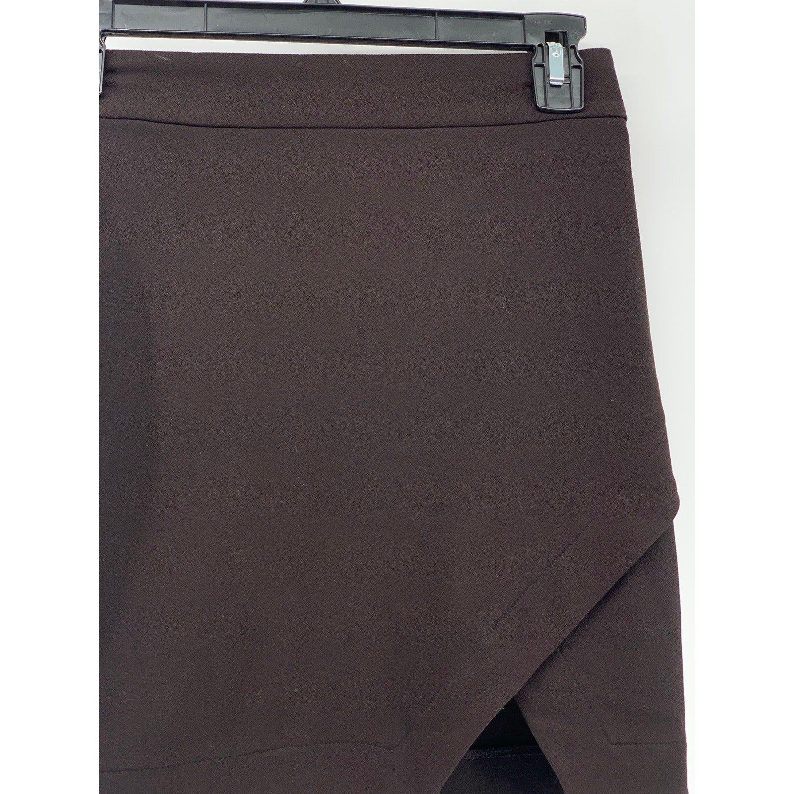 DYNAMITE Women's Black Solid Asymmetrical Slit-Hem Straight Mini Skirt SZ XS