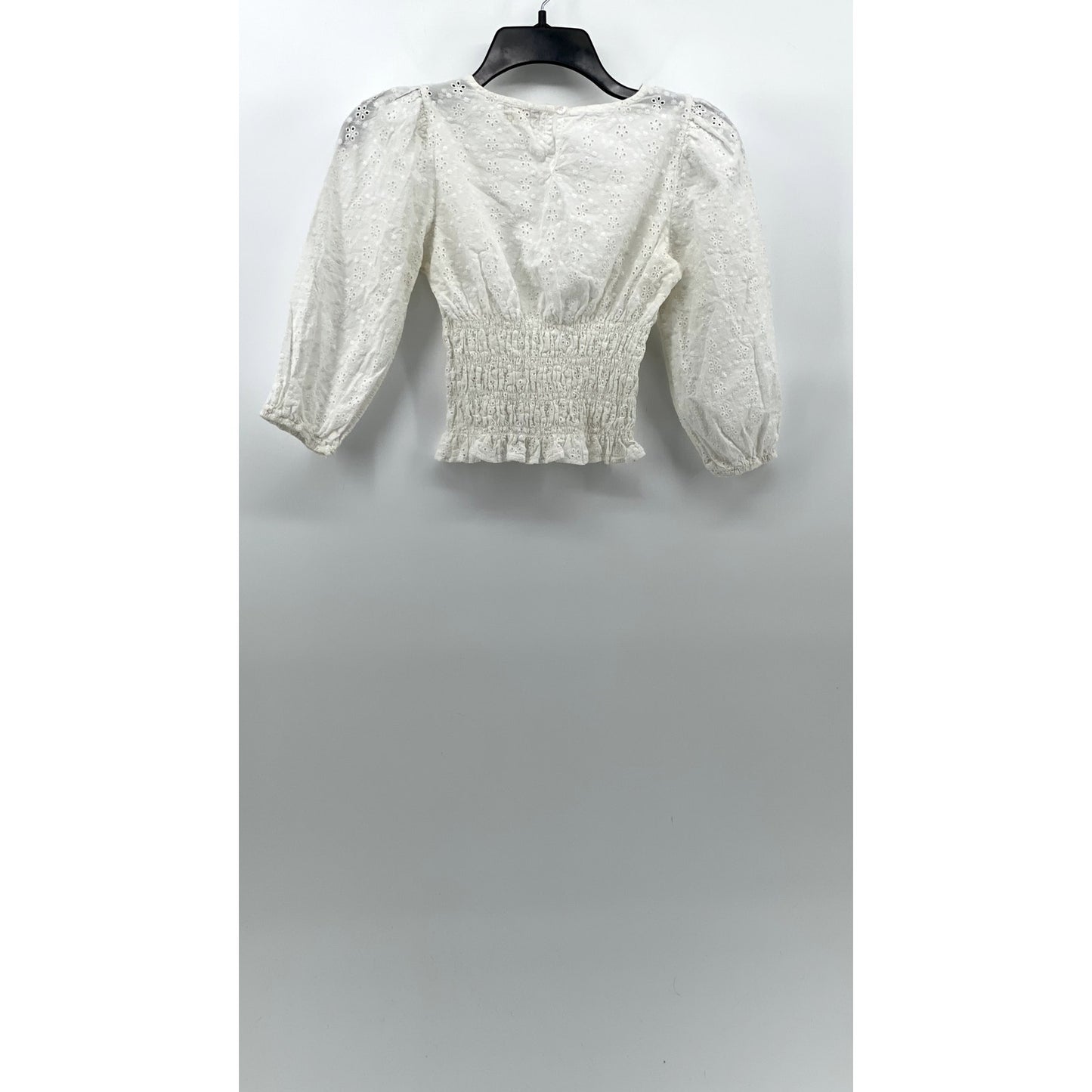 SO Women's White Floral Eyelet Smocked Crewneck Long Sleeve Cropped Top SZ XS