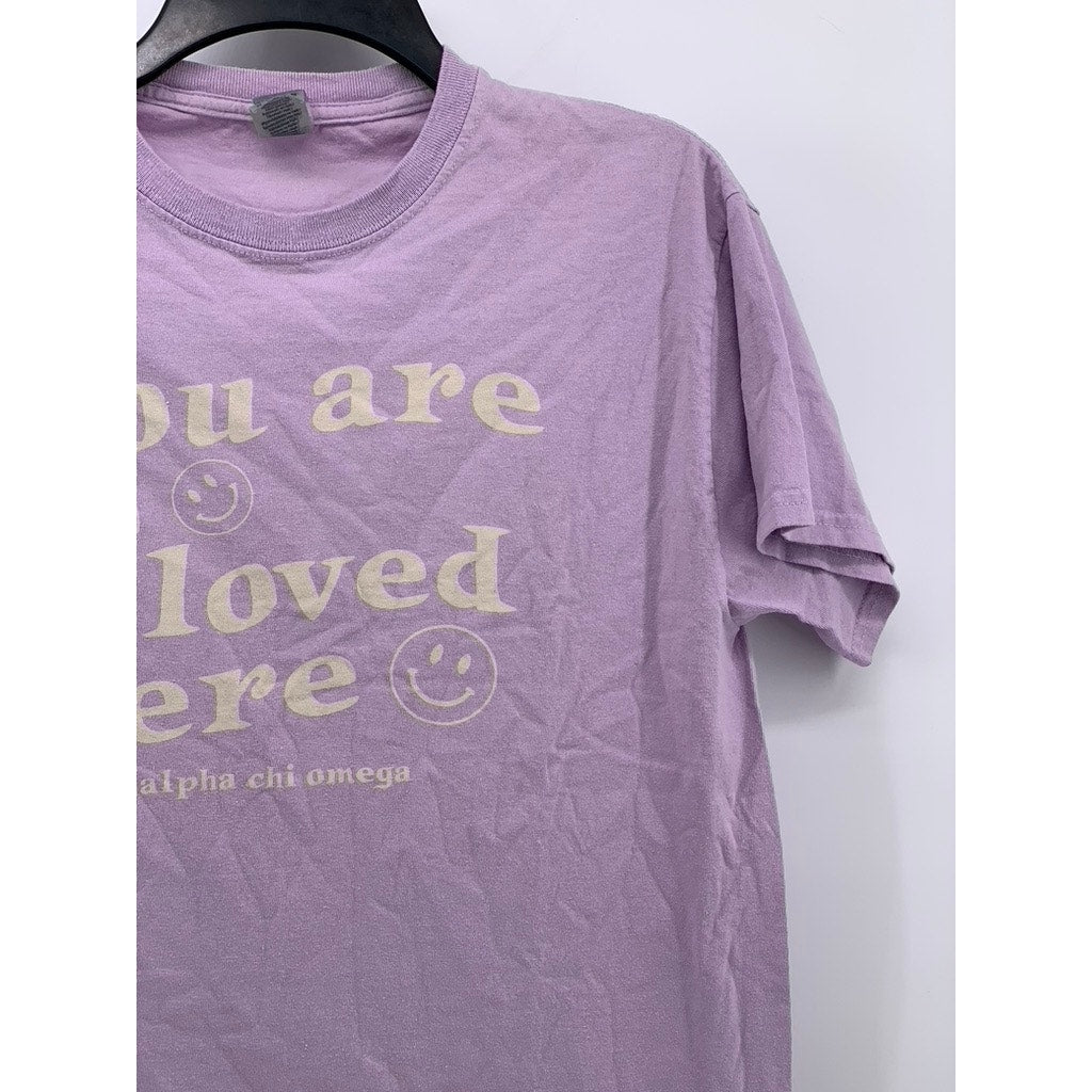 GILDAN Men's Lilac Purple You Are So Loved Here Graphic Crewneck T-Shirt SZ M