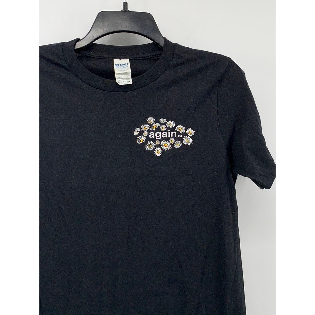 GILDAN Women's Black Daisy Embroidered Logo Crewneck Short Sleeve Top SZ S