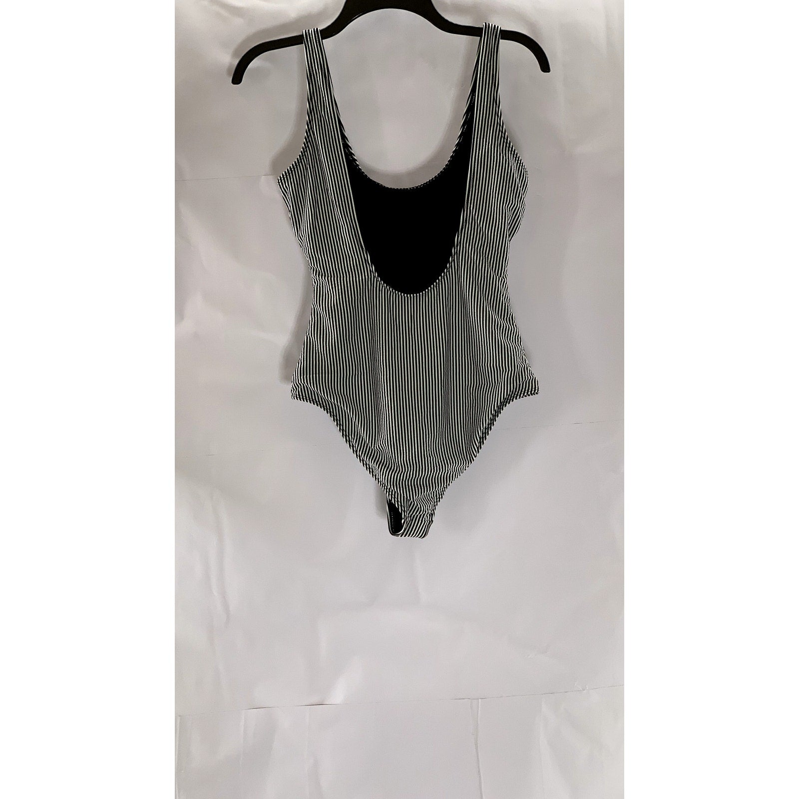 UNBRANDED Women's Black-White Striped Deep Scoop-Neck Swimsuit SZ XS