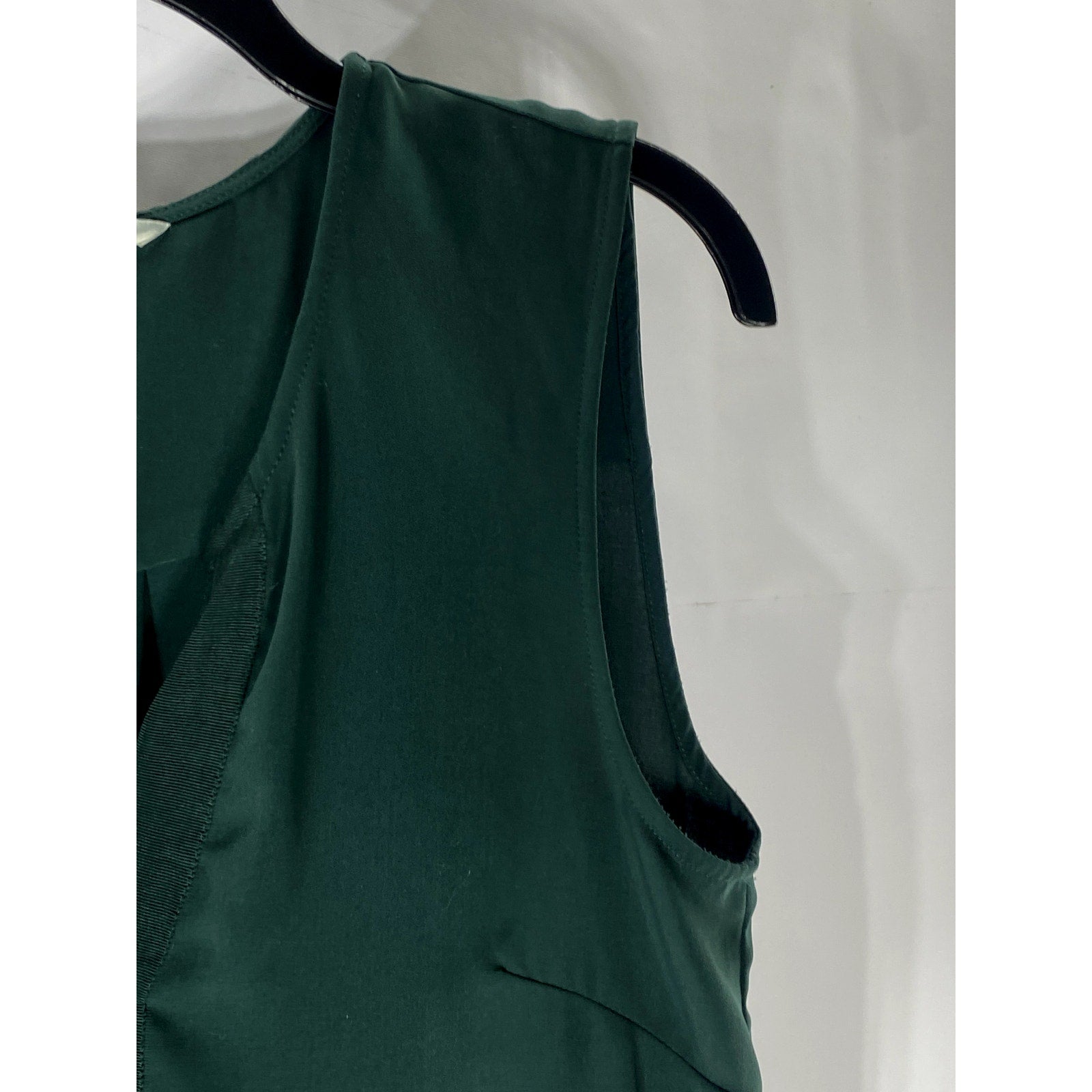 H&M Women's Dark Green V-Neck Sleeveless Lightweight Relaxed Fit Top SZ 6