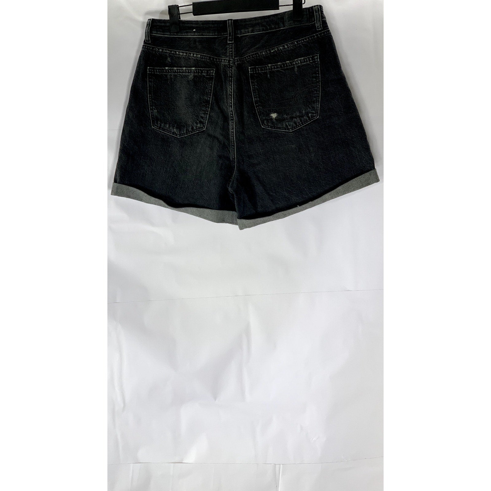 AMERICAN EAGLE Women's Washed Black Distressed Regular-Fit Cuffed Shorts SZ 10