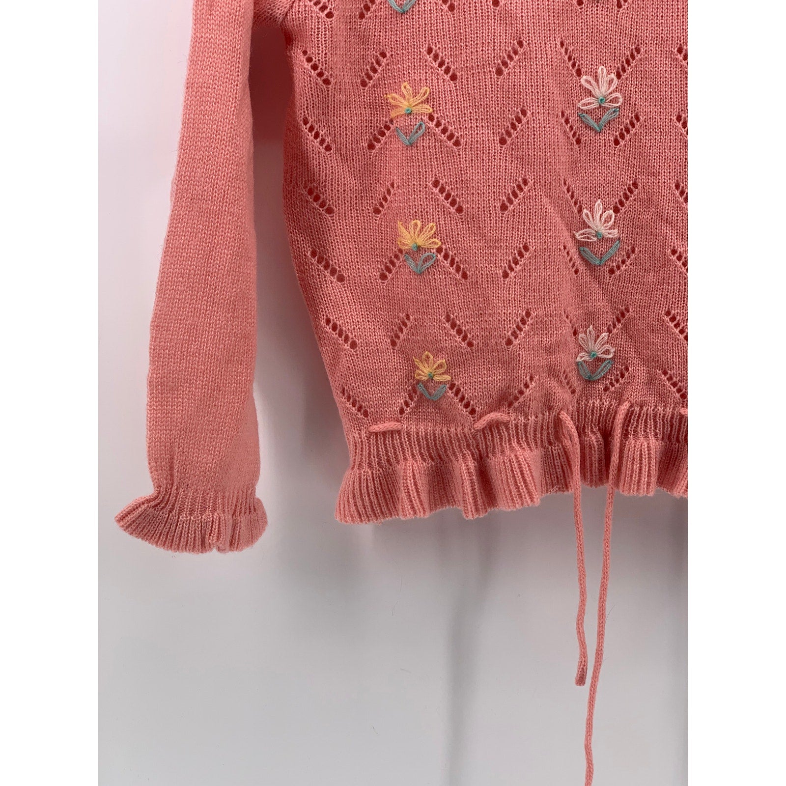 BERRIES Women's Vintage Pink Knit Floral Cutout Long Sleeve Ruffle Sweater SZ L