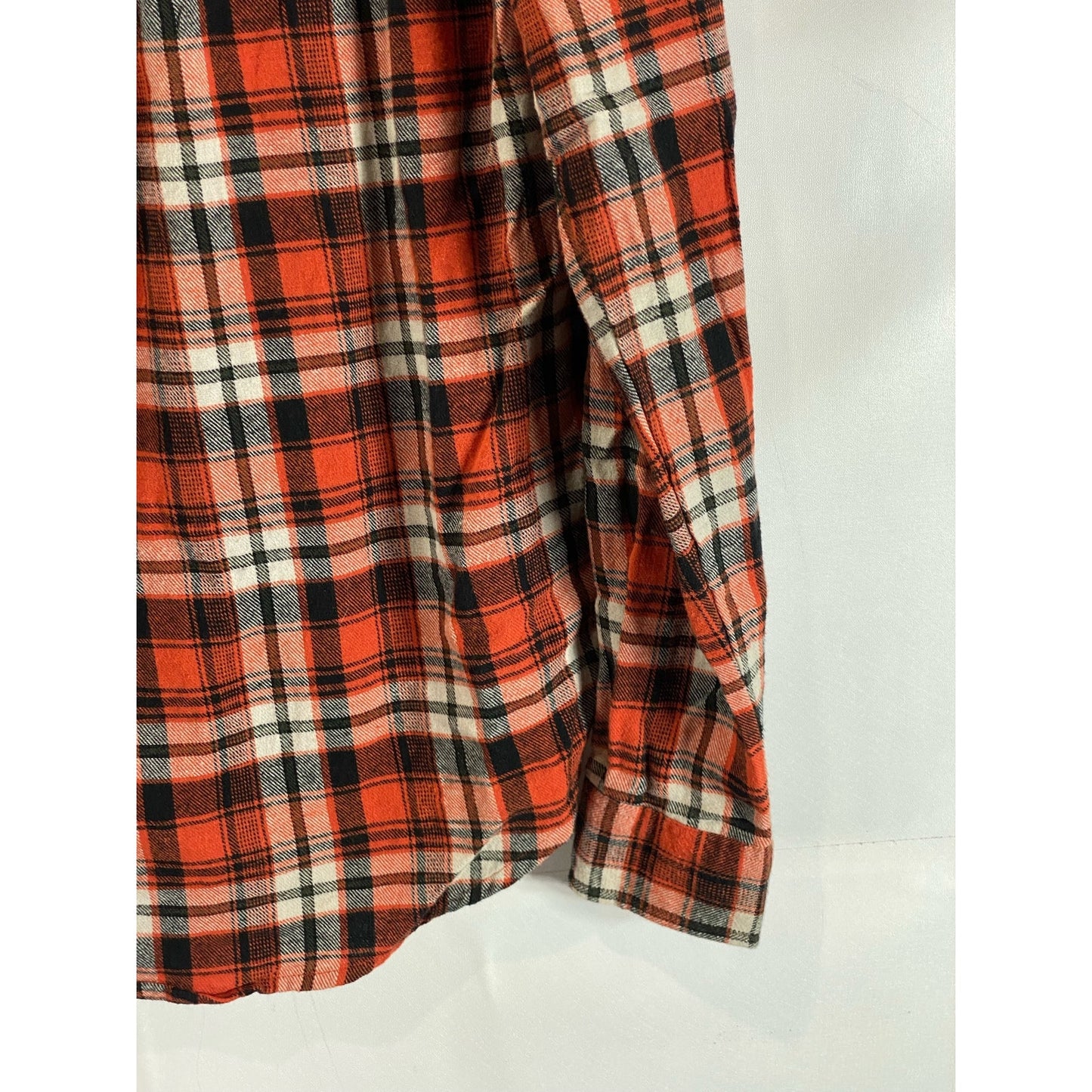 CACTUS NEW YORK Men's Red Plaid Button-Up Log Sleeve Flannel Shirt SZ S