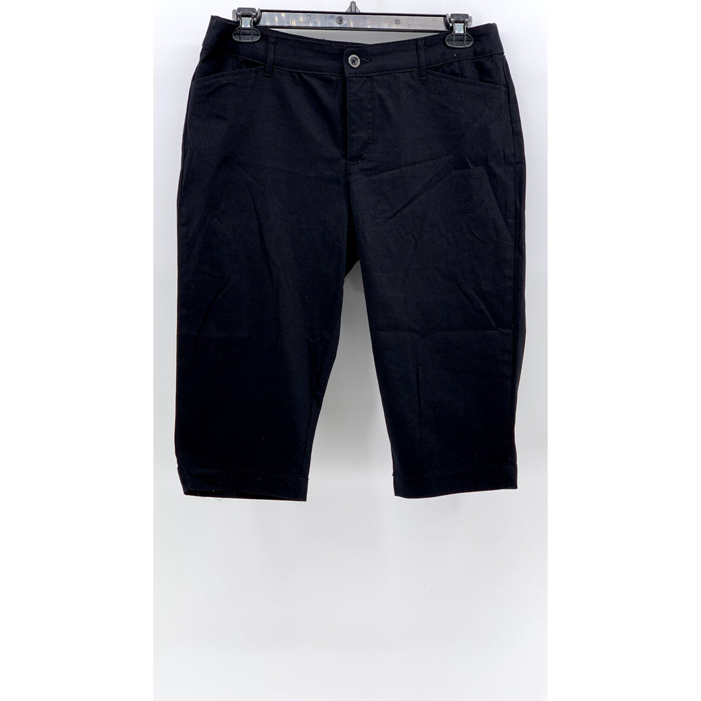 ST. JOHN’S BAY Women’s Petite Black Solid Capri Pants SZ 14P