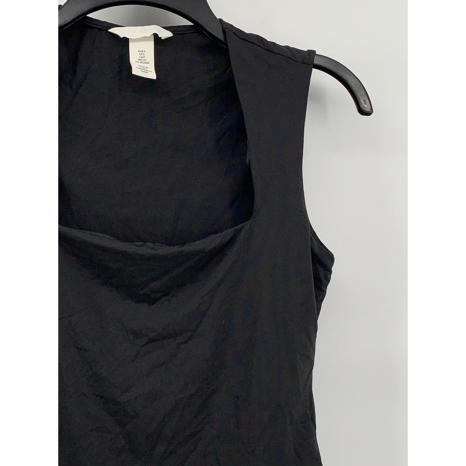 H&M Women's Black Deep Straight-Neck Sleeveless Knit Top SZ S