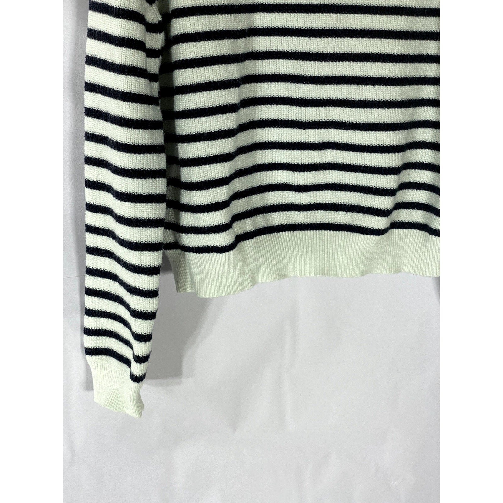 UNBRANDED Women's White-Black Striped Knit Button-Detail Wool-Blend Sweater SZXL