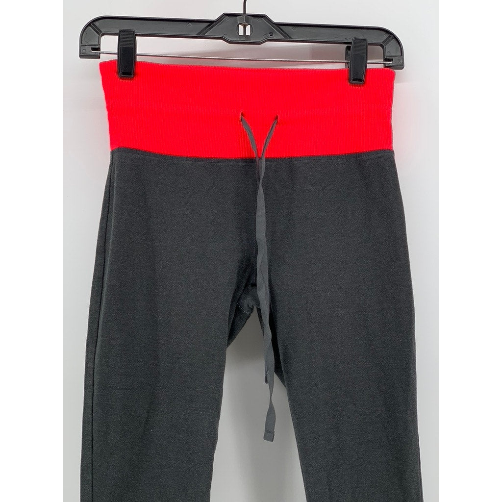 FOREVER 21 Women's Red-Gray High-Rise Capri Leggings SZ S