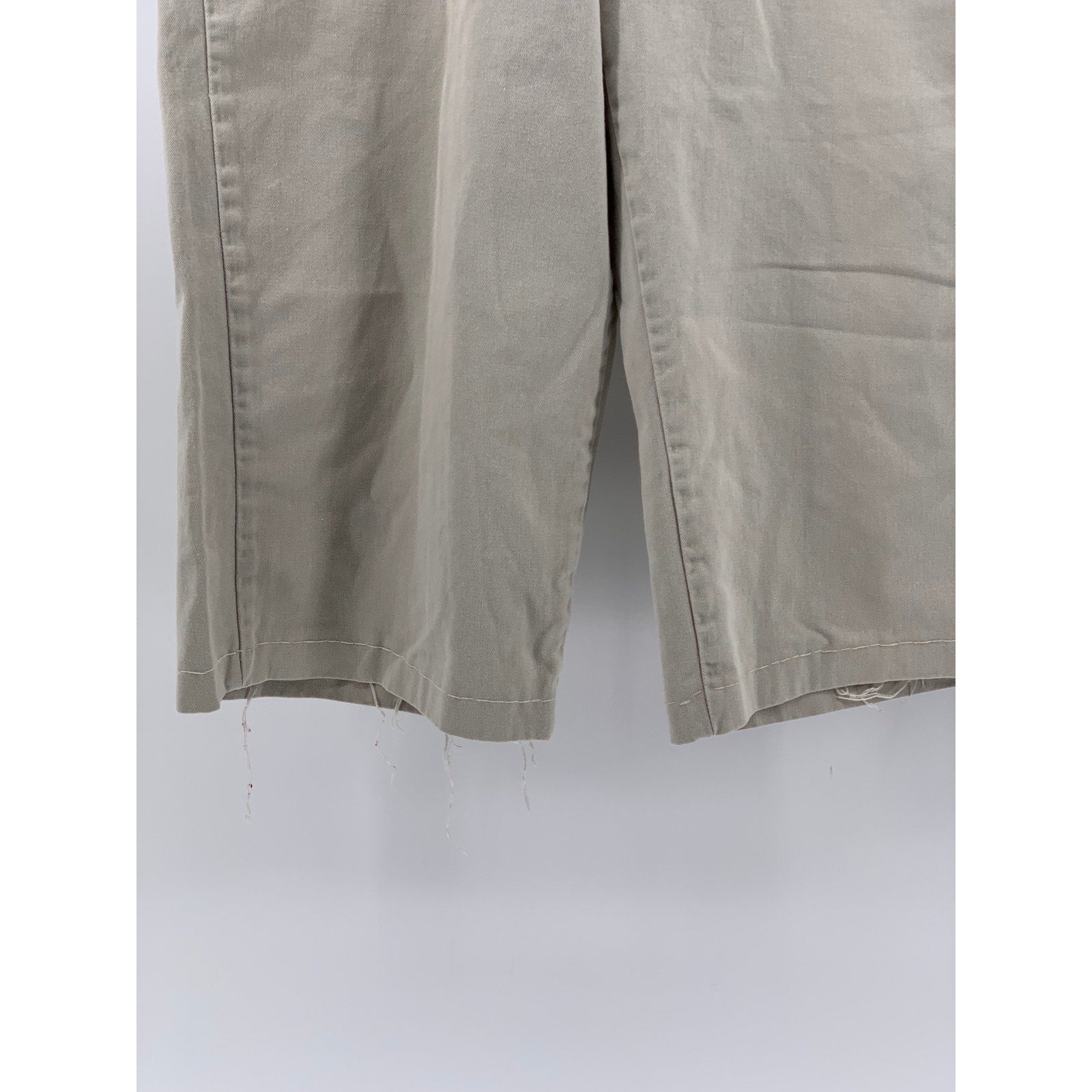 ORIGINAL CLOTHING Men's Beige Solid Regular-Fit Straight Leg Shorts SZ 31