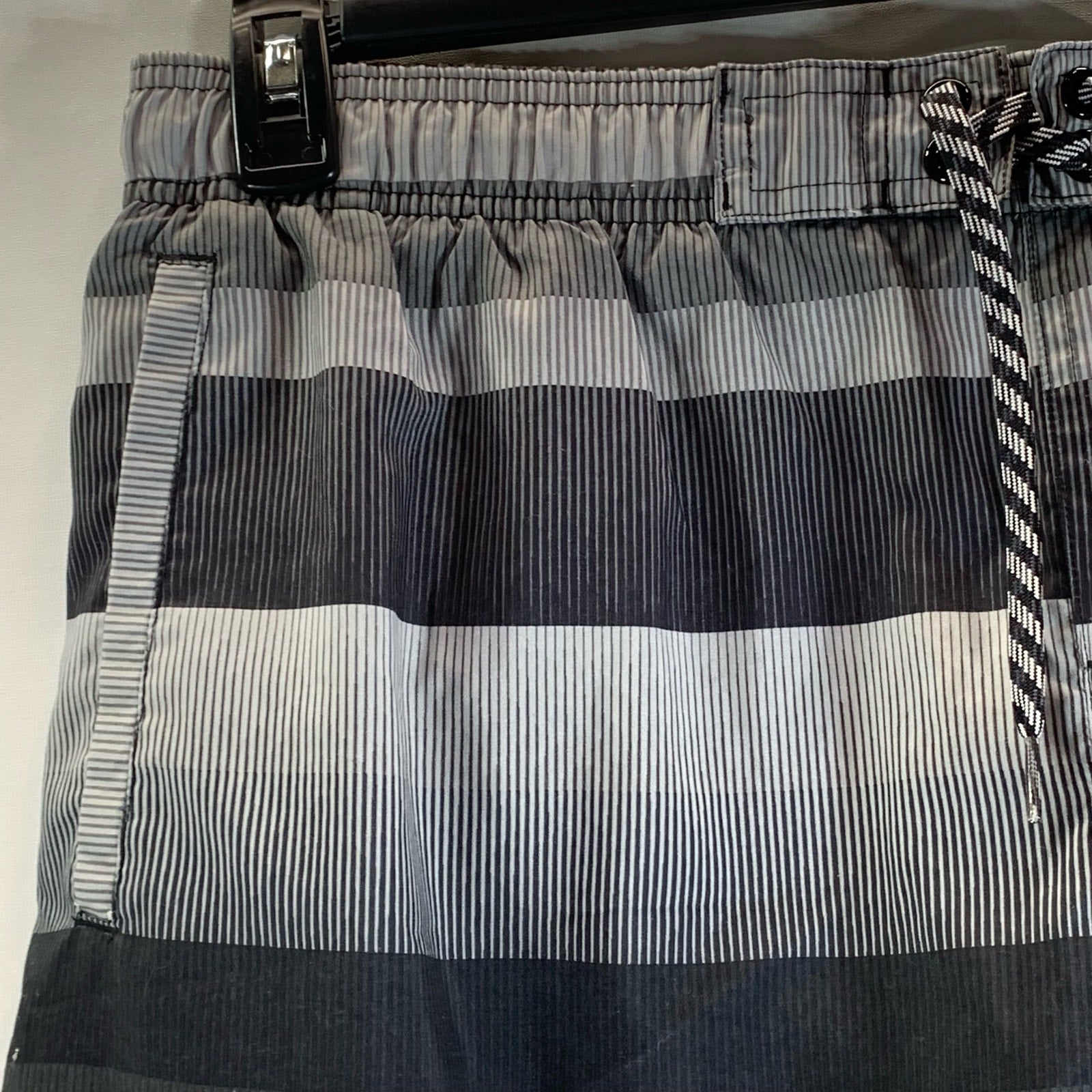 NIKE Men's Gray Striped Drawstring Mesh Brief-Lined Pull-On Swim Shorts SZ XL