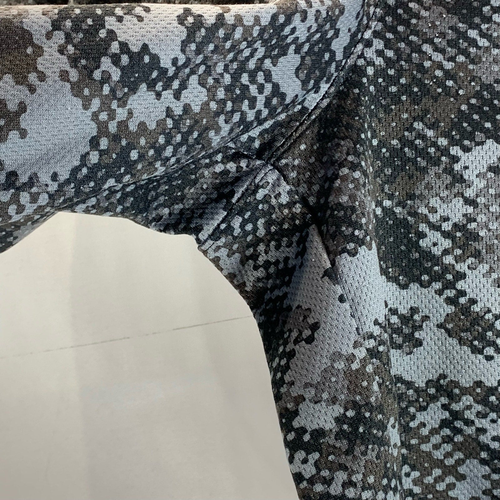 UNDER ARMOUR Men's Gray Elastic Waist Loose-Fit Pull-On Active Shorts SZ M