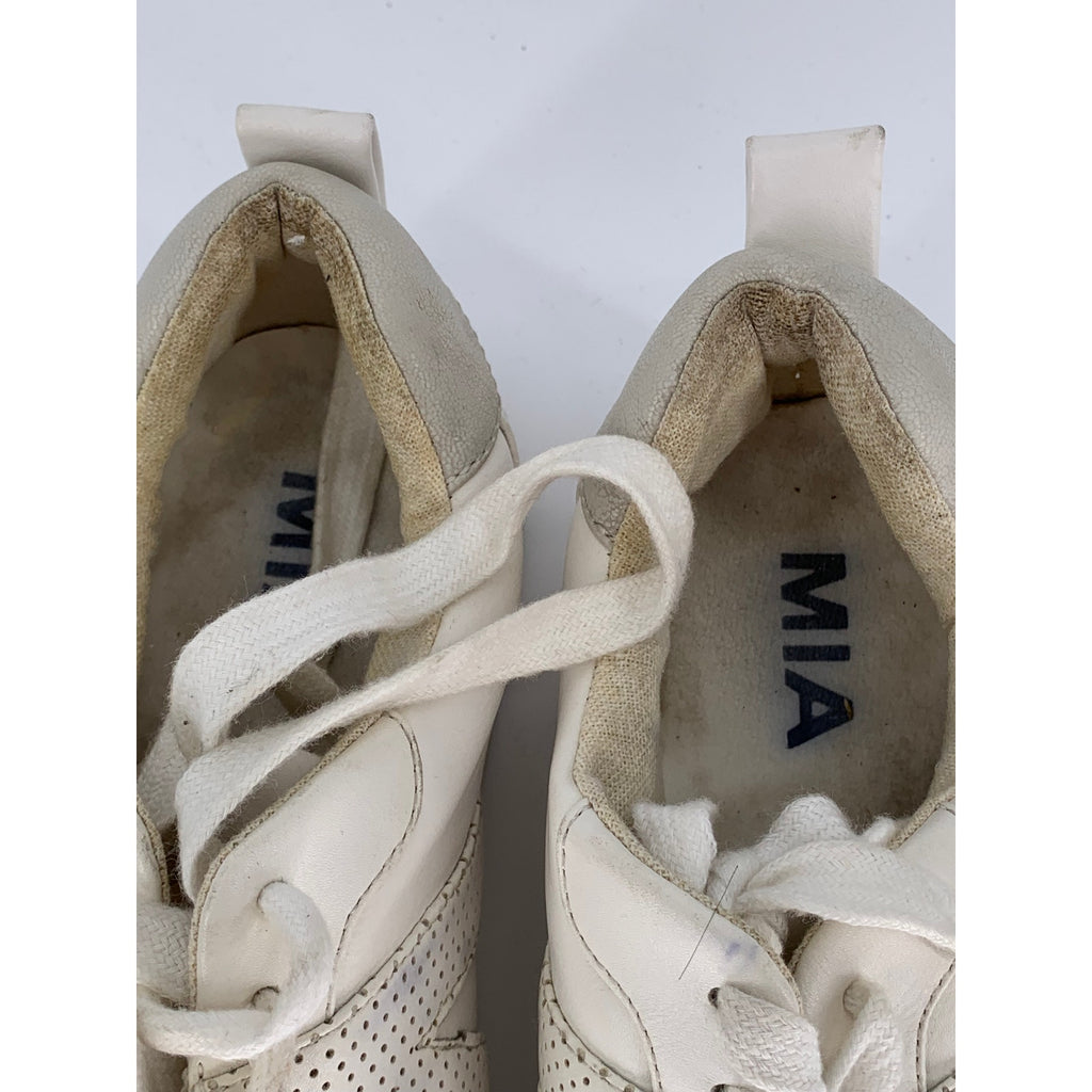MIA Women's White Perforated Kellan Lace-Up Round-Toe Casual Sneakers SZ 6