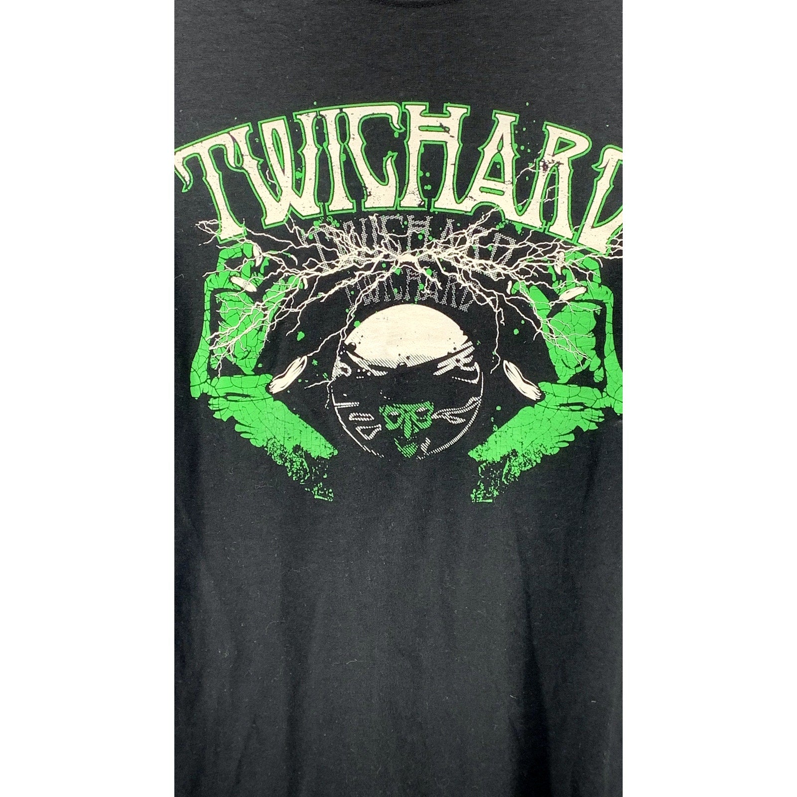 GILDAN Men's Black-Green Twighard Graphic Crewneck Short Sleeve T-Shirt SZ XL