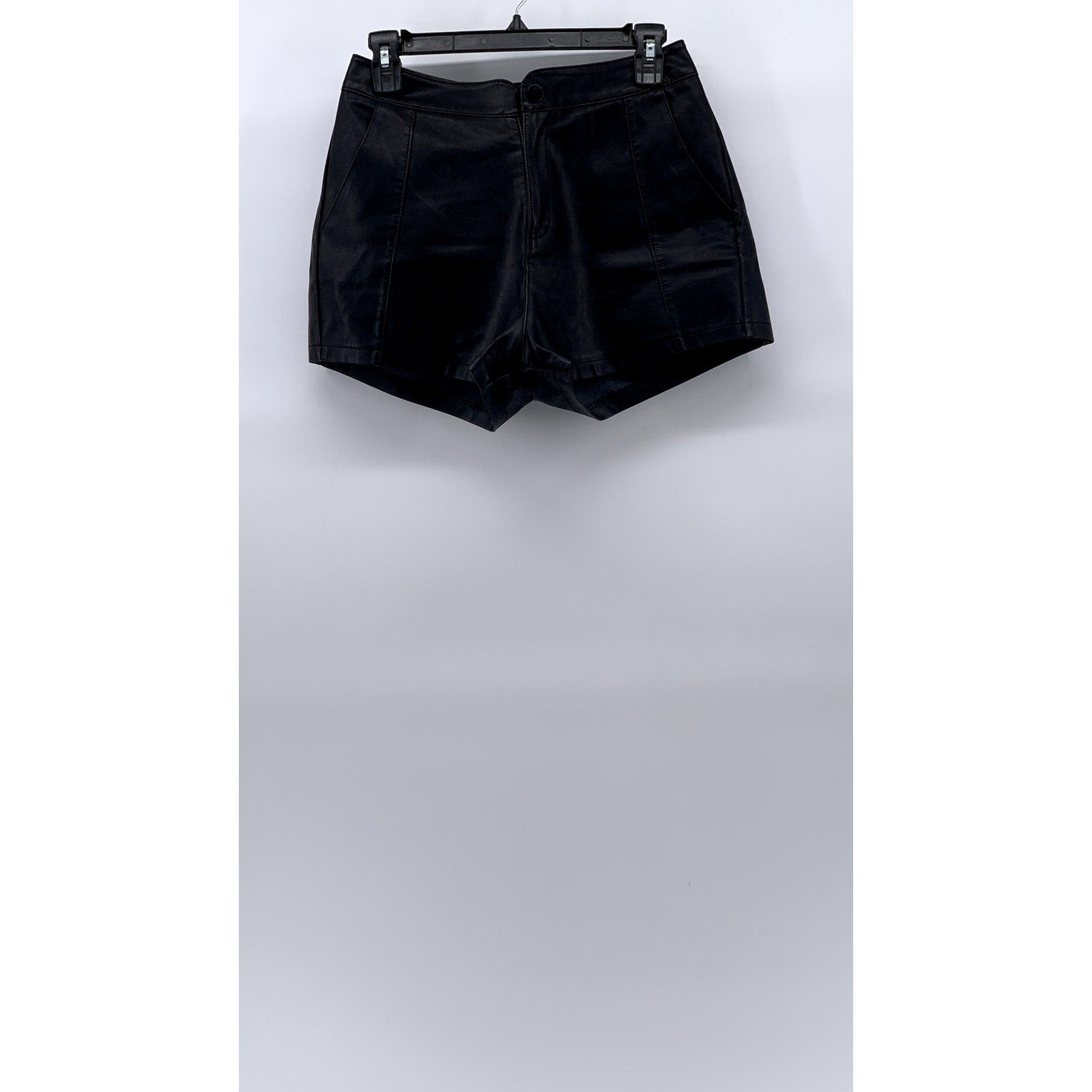 ON FLEEK Women's Black Faux Leather High-Rise Shorts SZ S