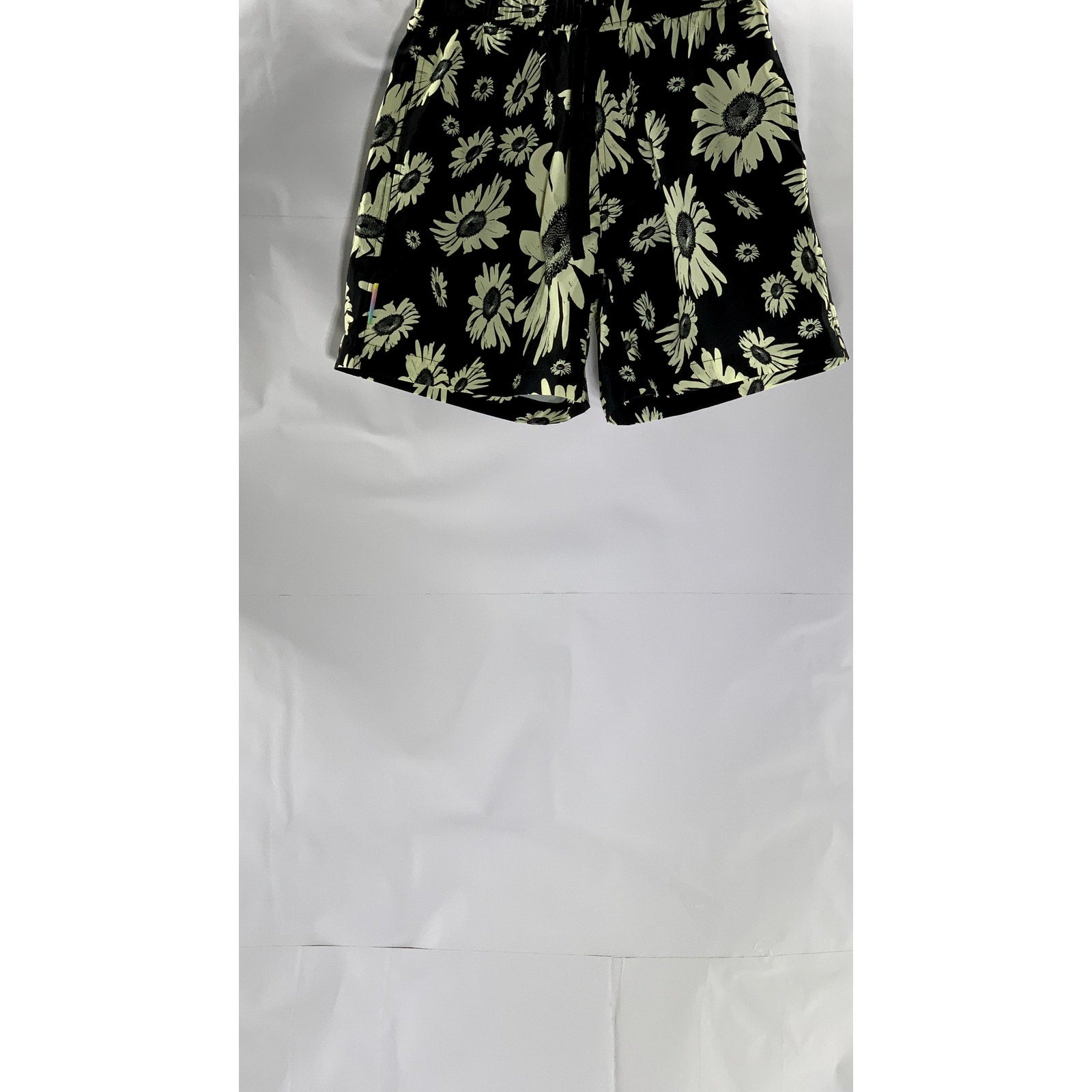 DOUBLE RAINBOUU Women's Black-Beige Large Daisy Print Elastic-Waist Shorts SZ S