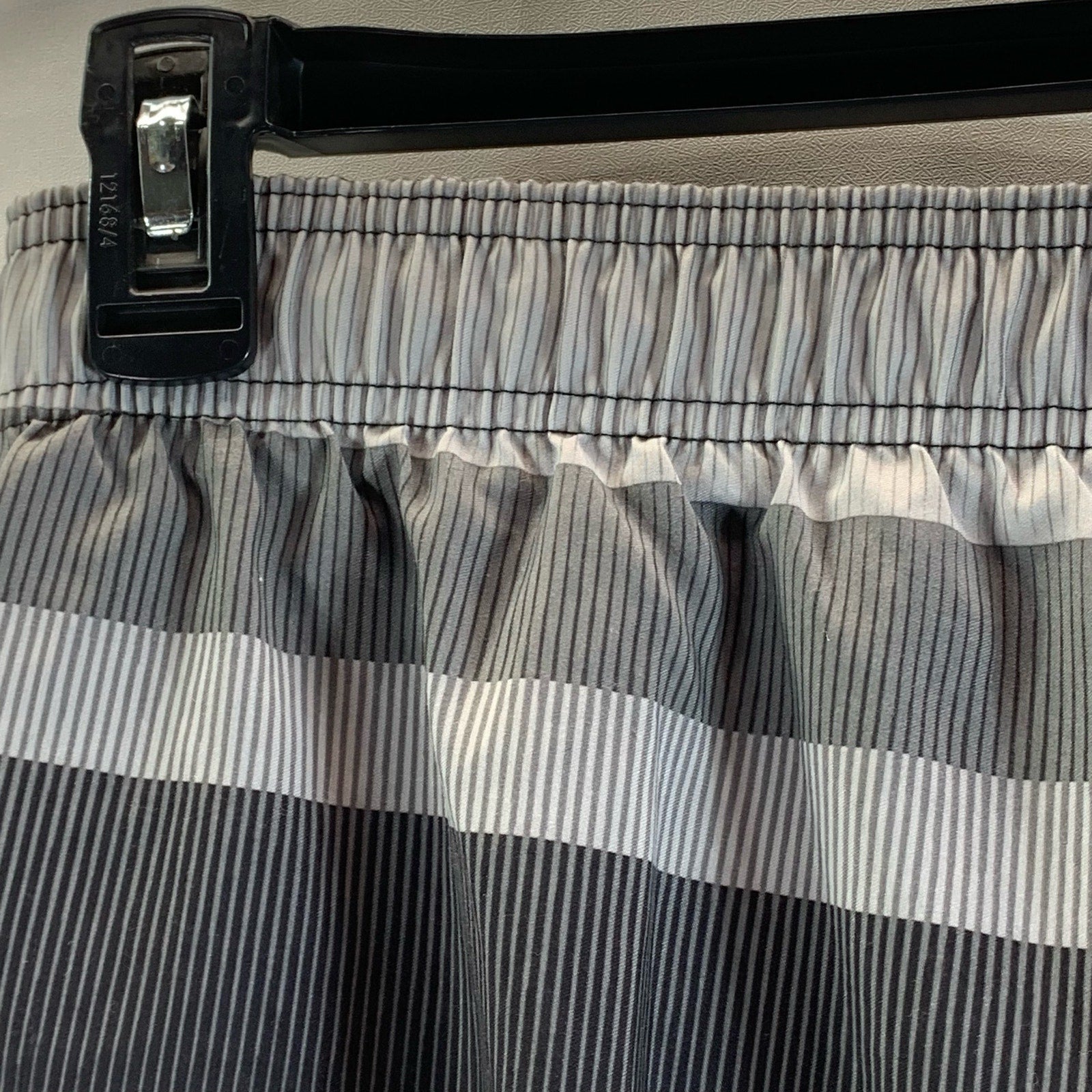 NIKE Men's Gray Striped Drawstring Mesh Brief-Lined Pull-On Swim Shorts SZ XL