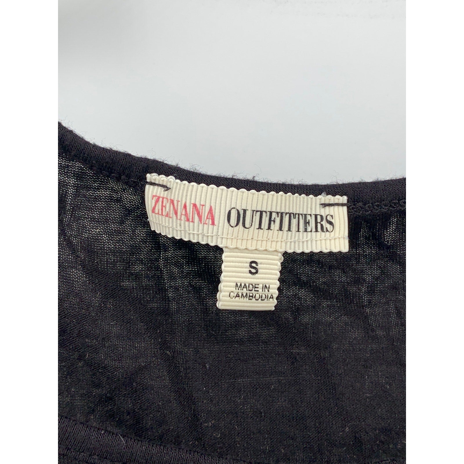 ZENANA OUTFITTES Women's Black Solid Scoop-Neck Short Sleeve Top SZ S