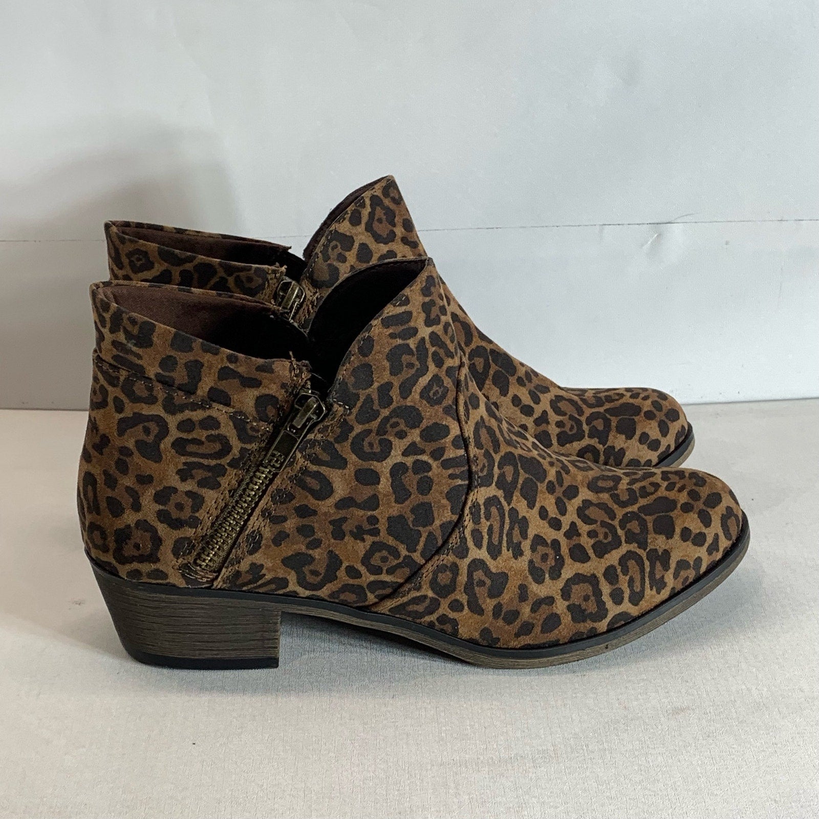SUN+STONE Women's Brown Leopard Abby Double-Zip Round-Toe Block-Heel Booties SZ8