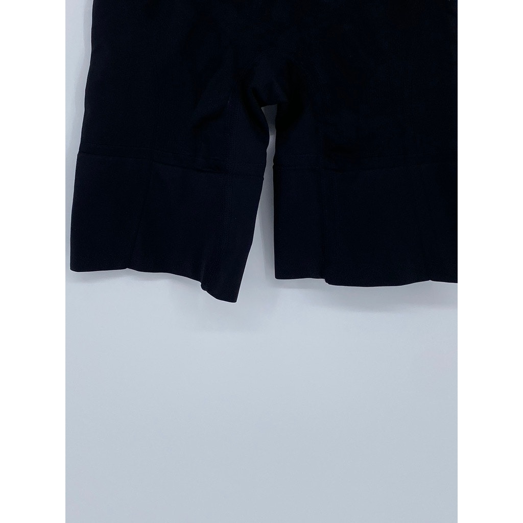 CURVE Women's Black Seamless Pull-On High-Rise Compression Shorts SZ L