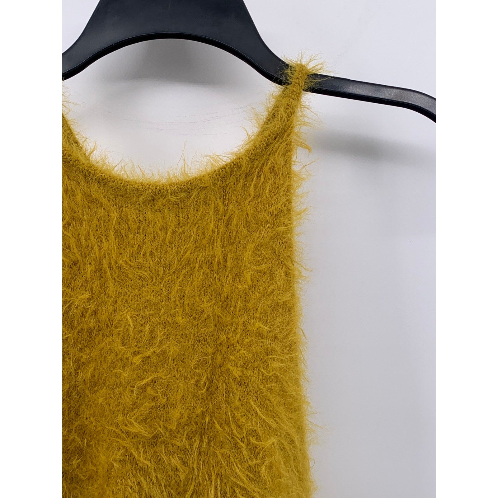 KIMCHI BLUE Women’s Yellow Fuzzy Halter Spaghetti Strap Crop Top SZ S