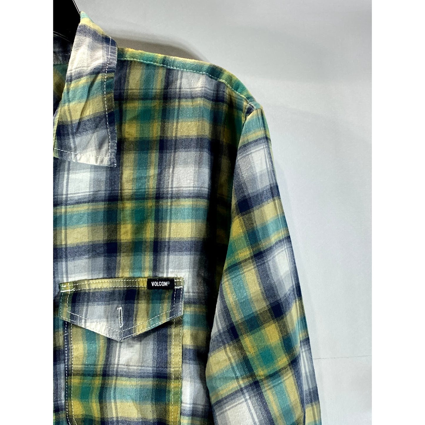 VOLCOM Workwear Men's Green Plaid Button-Up Long Sleeve Shirt SZ L