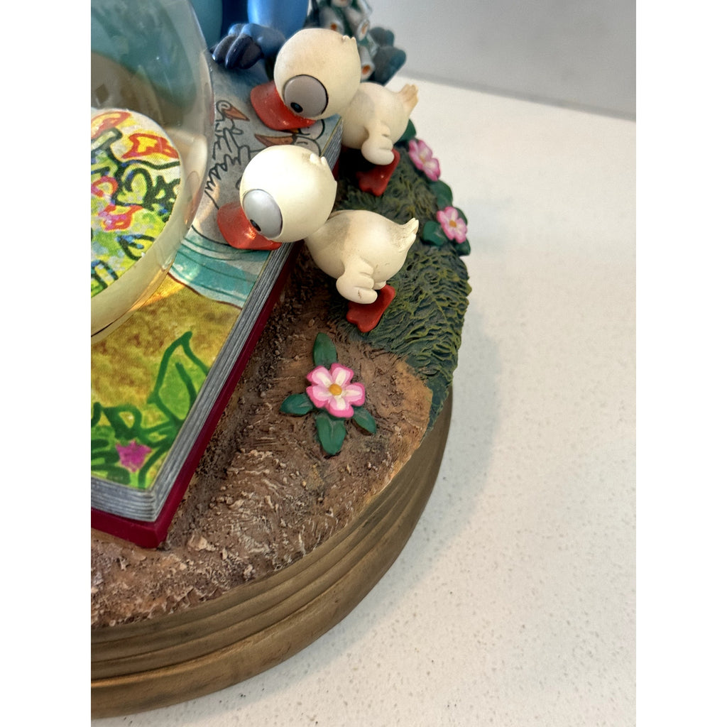 DISNEY RARE 2007 LE Lilo & Stitch Ugly Duckling Music Snow Globe 8.5"