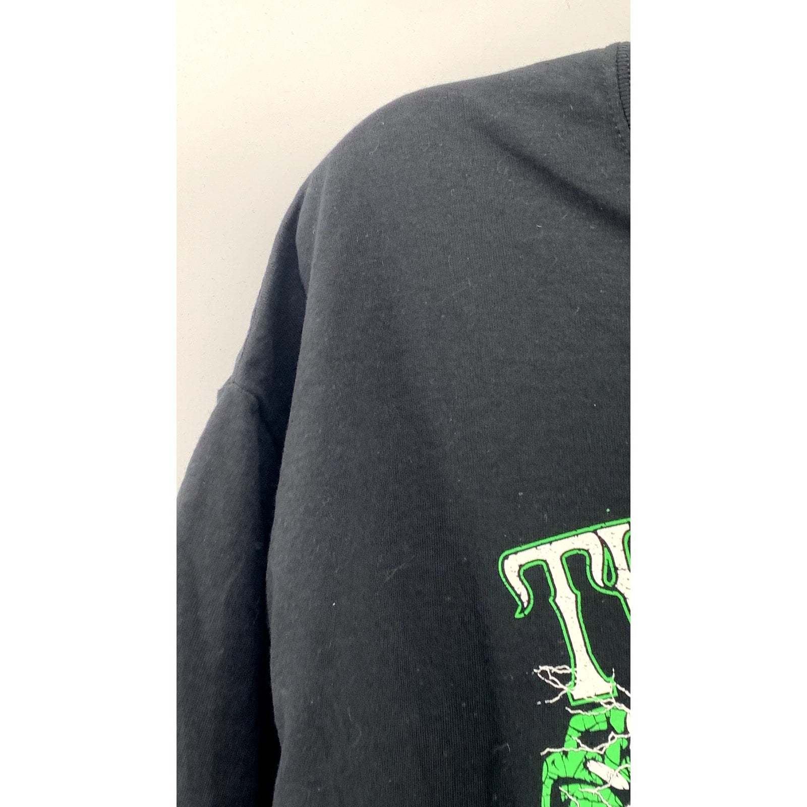 GILDAN Men's Black-Green Twighard Graphic Crewneck Short Sleeve T-Shirt SZ XL