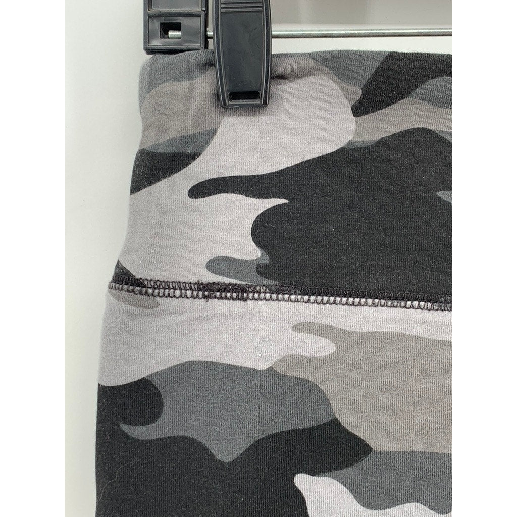WILD FABLE Women's Black-Gray Camo Ankle Leggings SZ M