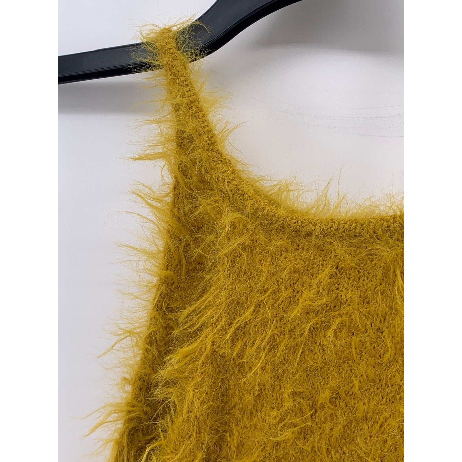 KIMCHI BLUE Women’s Yellow Fuzzy Halter Spaghetti Strap Crop Top SZ S