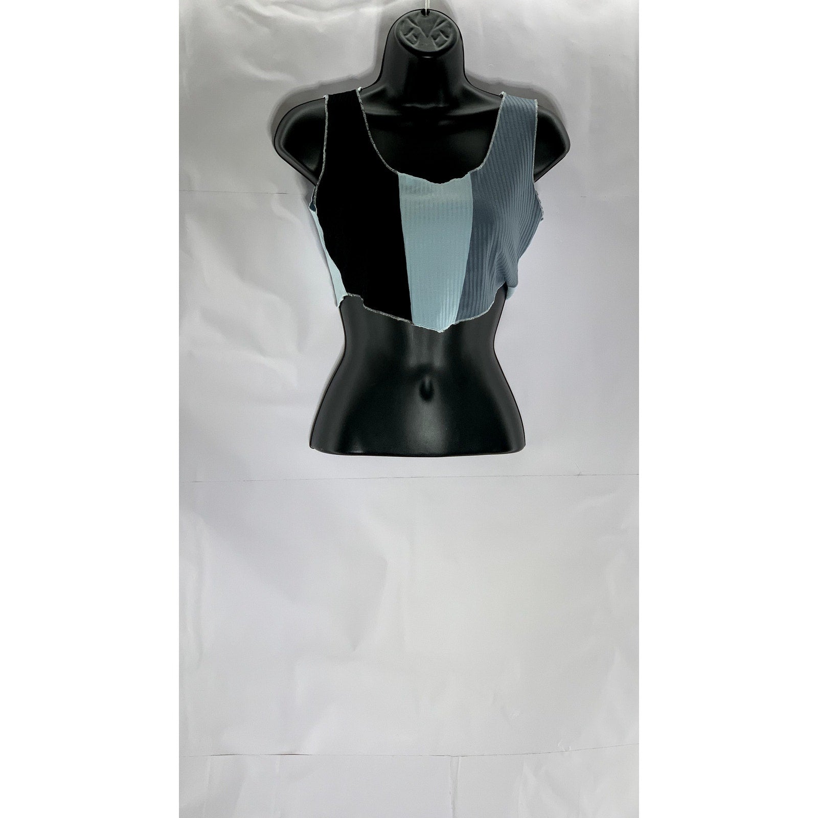 UNBRANDED Women's Blue-Black Colorblock Ribbed Scoop-Neck Crop Tank Top SZ S