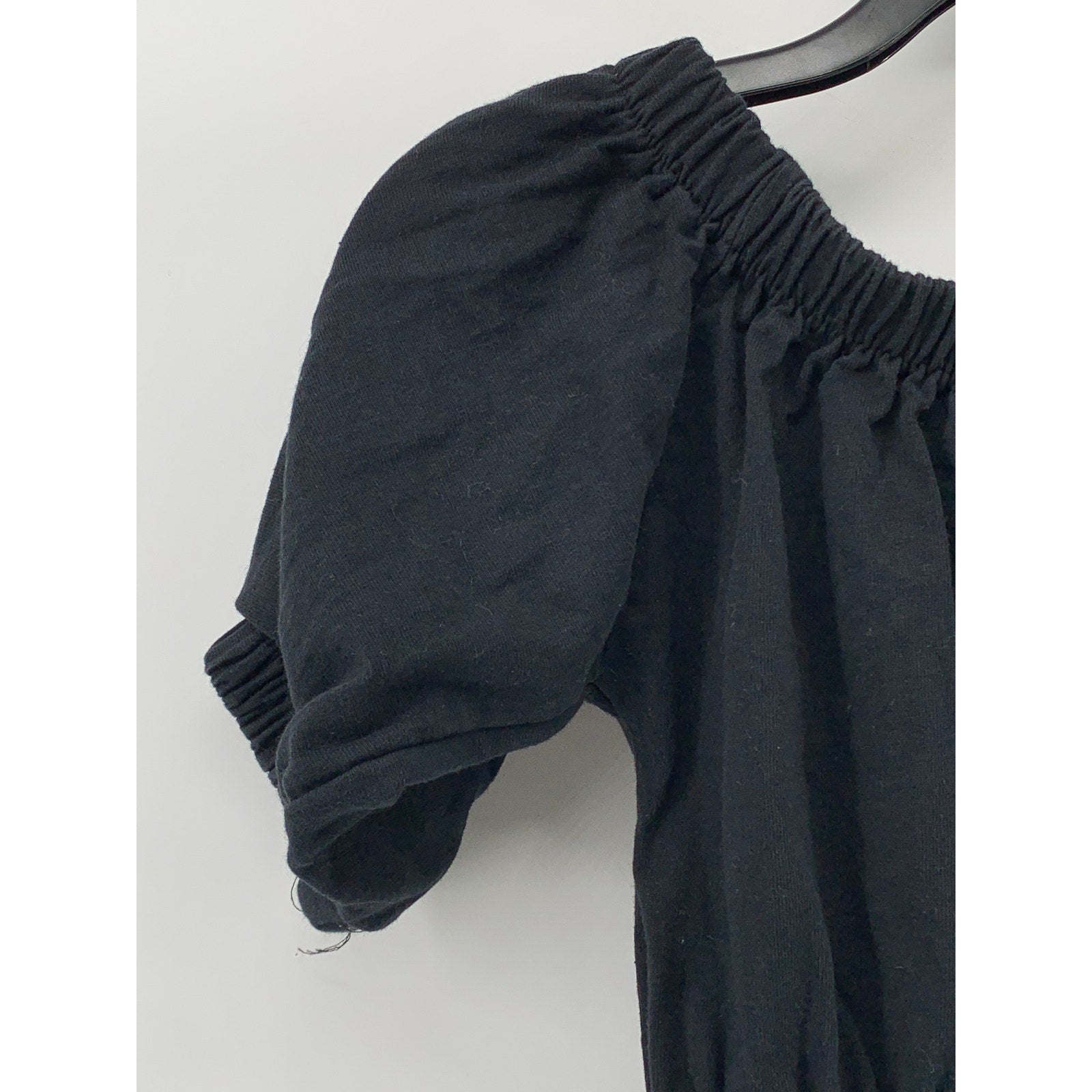 FASHION LOVE Women's Black Solid Scoop-Neck Short Puff Sleeve Cropped Top SZ S