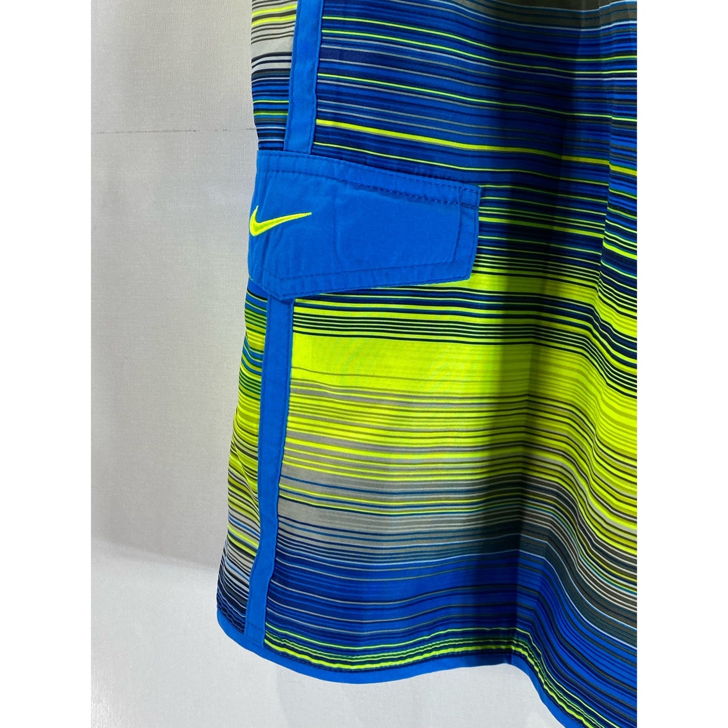 NIKE Men's Blue/Neon Green Mesh Lined Drawstring Pull-On Swim Trunks SZ M