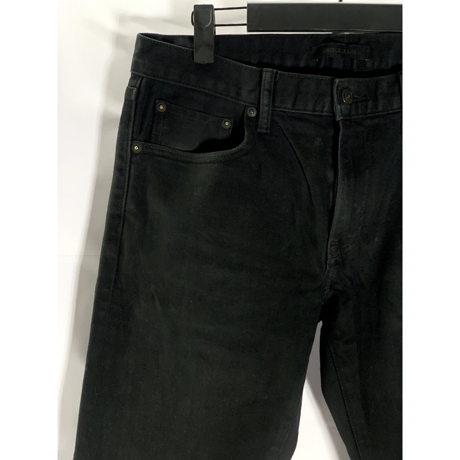 UNIQLO Men's Black Solid Slim Straight Low-Rise Five-Pocket Jean SZ 31X32