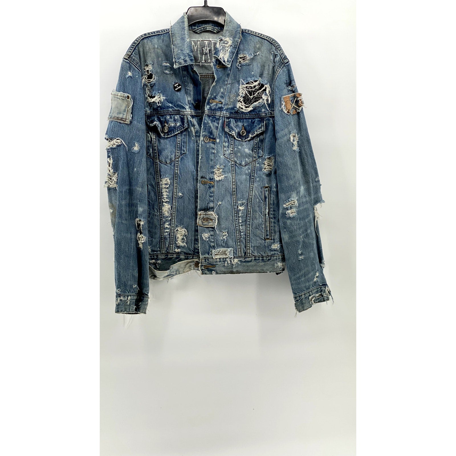 LEVI'S Men's Medium Wash Distressed Patchwork Streetwear Button-Up Jacket SZ M/L
