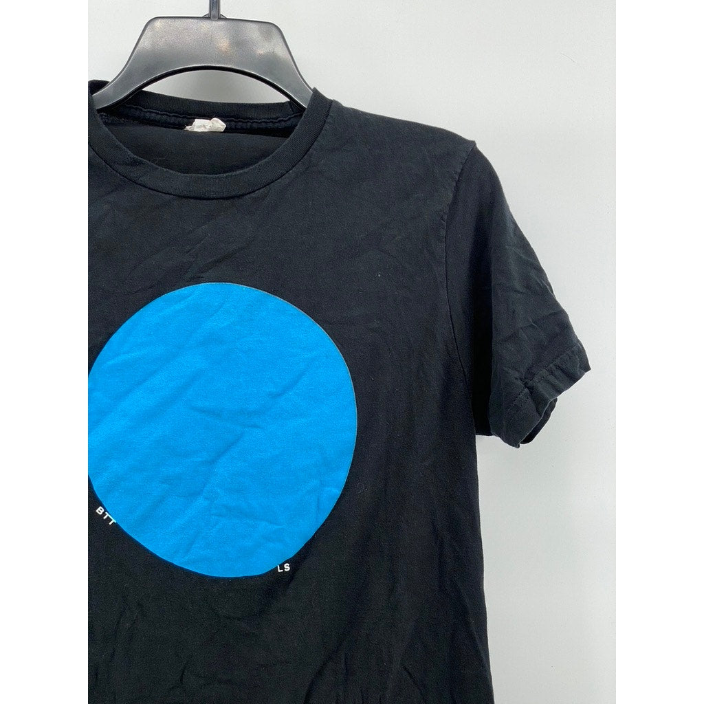 BAY ISLAND SPORTSWEAR Men's Black-Blue Circle Crewneck Short Sleeve T-Shirt SZ M