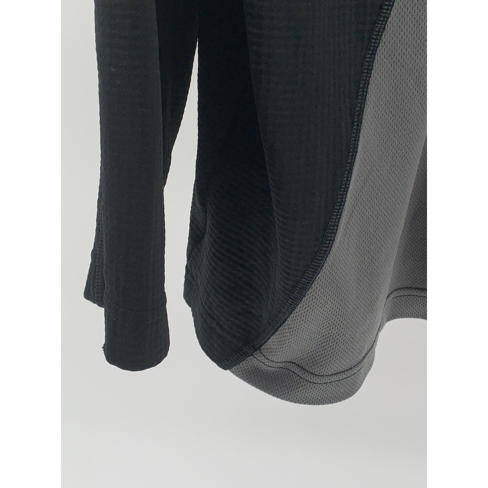 UNDER ARMOUR Men’s Black-Gray Half-Zip Long Sleeve All Season Gear Shirt SZ XL