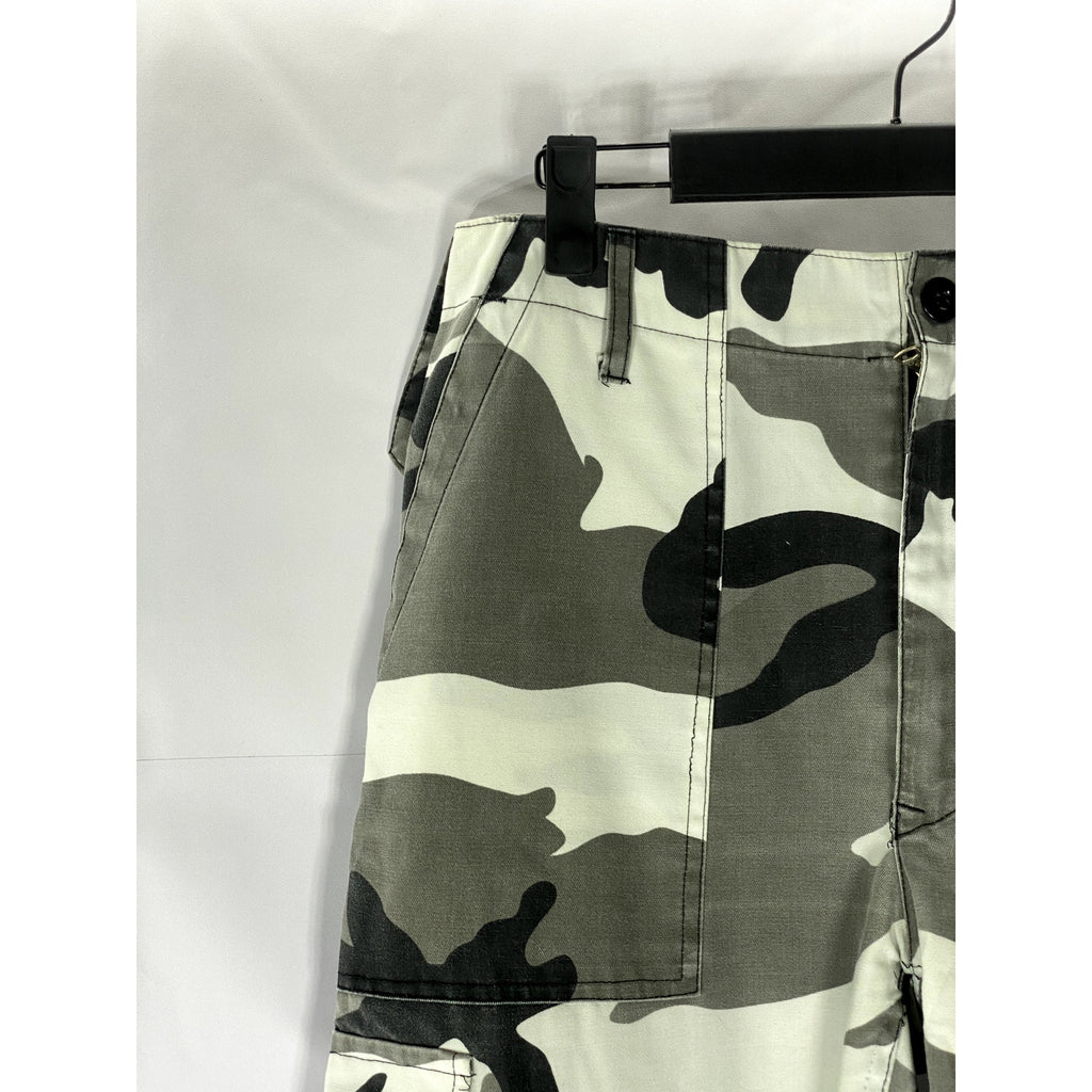 UNBRANDED Women's Gray-White Camo Print Straight-Leg Cargo Pant SZ M