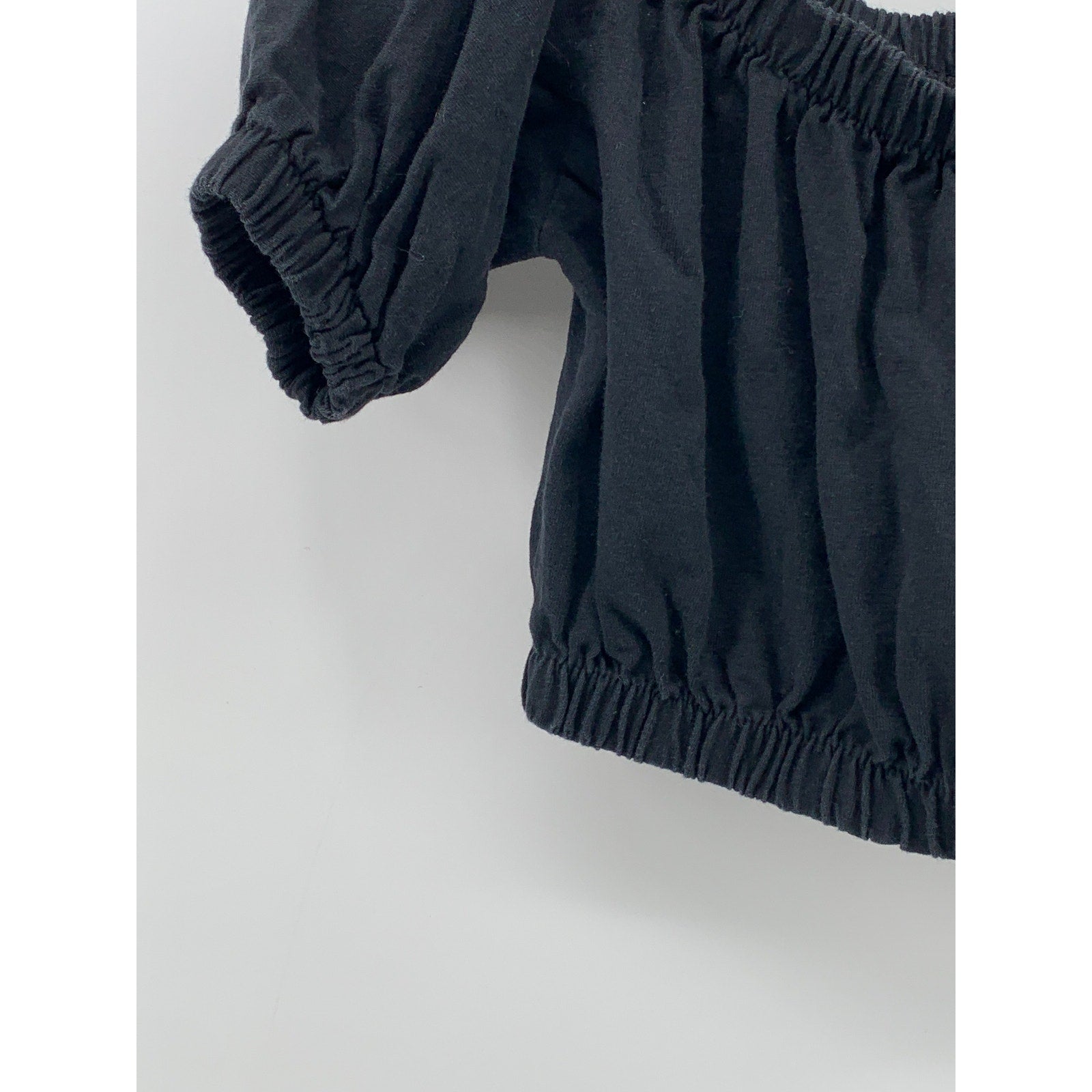 FASHION LOVE Women's Black Solid Scoop-Neck Short Puff Sleeve Cropped Top SZ S