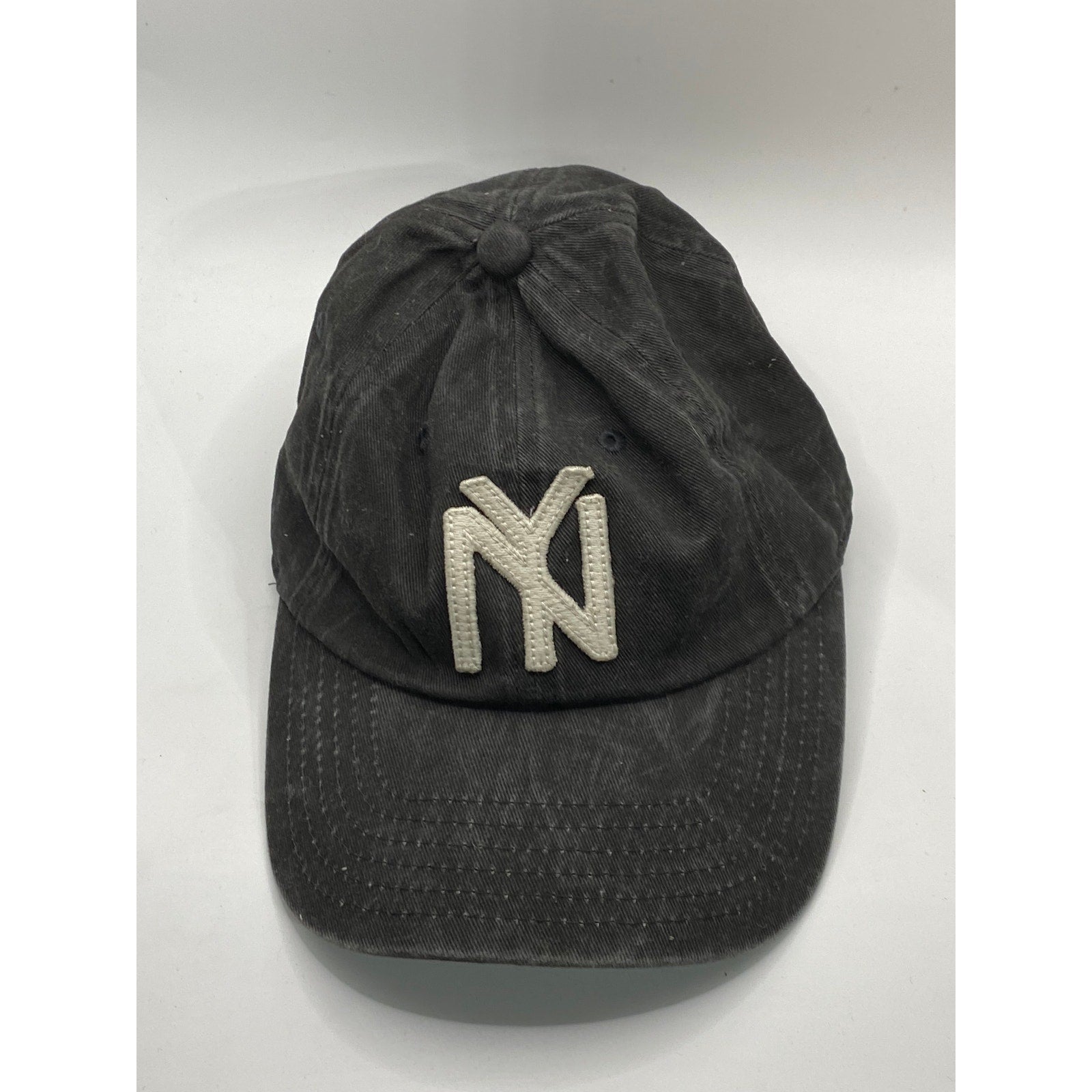 AMERICAN NEEDLE ARCHIVE Men's Vintage Black Patch New York Yankees Baseball Cap