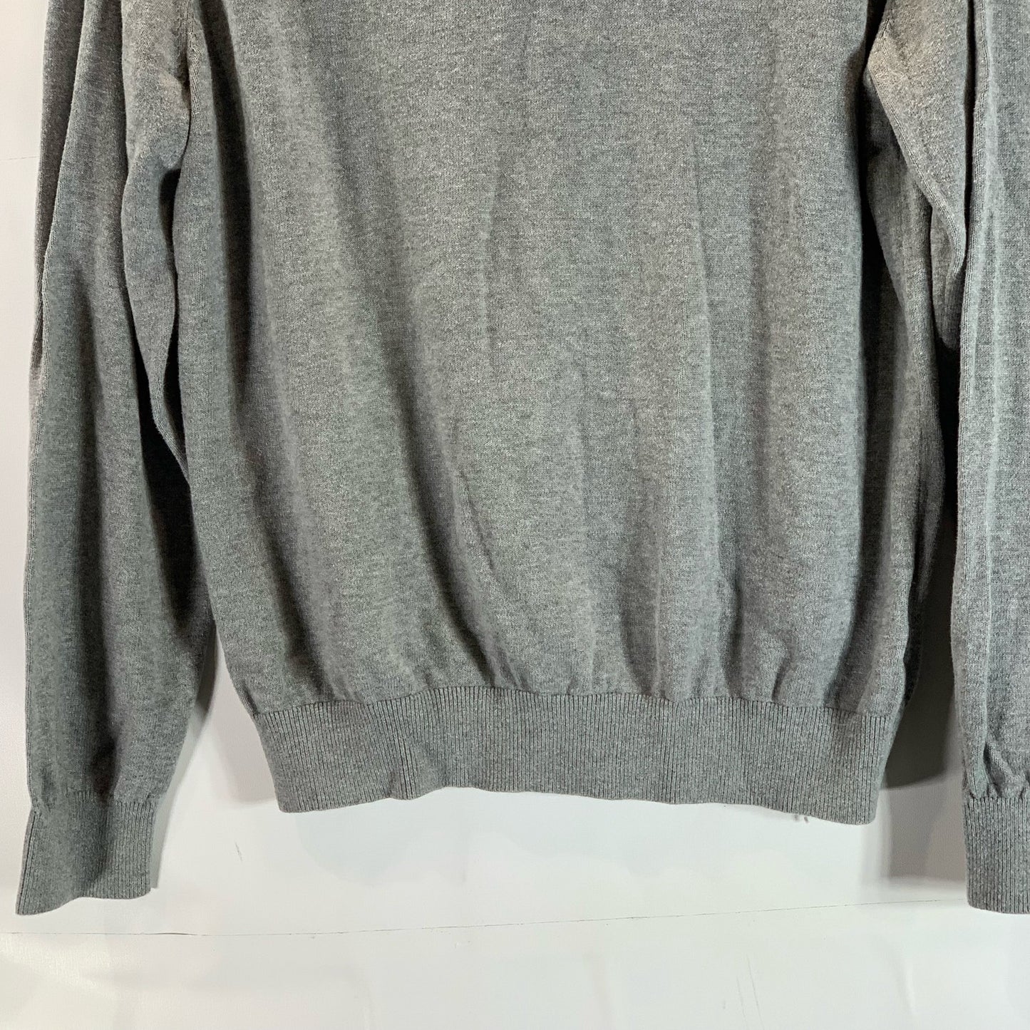 TOMMY HILFIGER Men's Light Gray V-Neck Lightweight Pullover Sweater SZ M