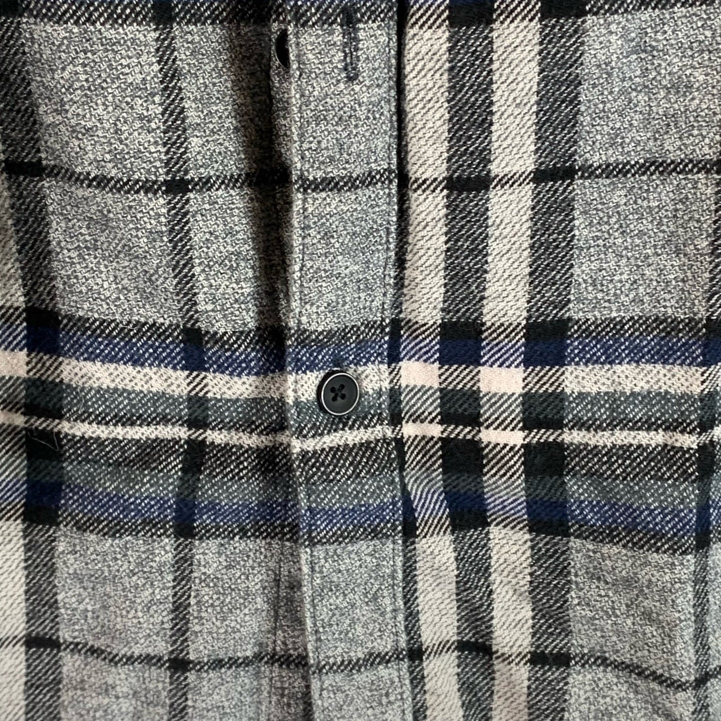 URBAN OUTFITTERS Men's Gray/Blue Plaid Button-Up Long Sleeve Shirt SZ M