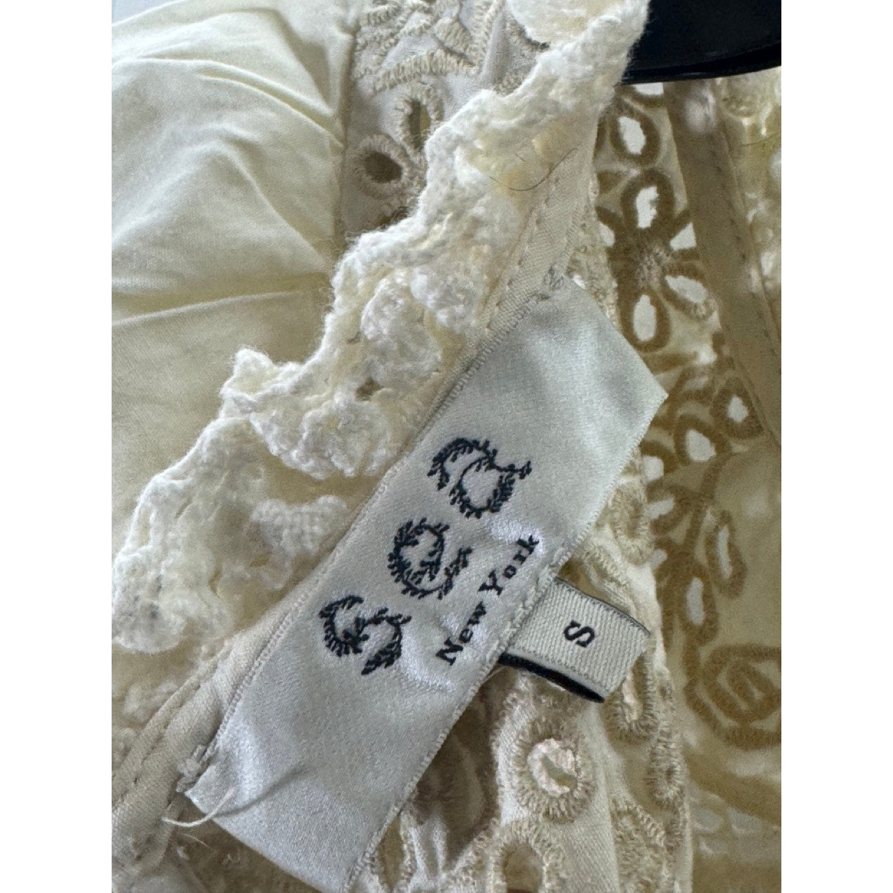 SEA NEW YORK Women's Beige/Cream Evie Eyelet Lace Flutter Short Sleeve Top SZ S