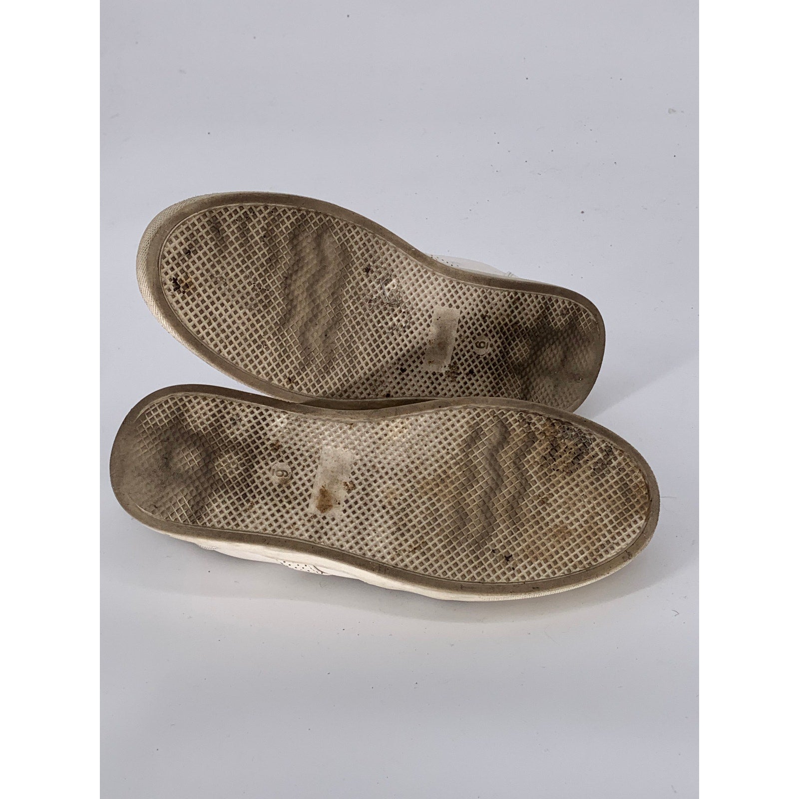 MIA Women's White Perforated Kellan Lace-Up Round-Toe Casual Sneakers SZ 6