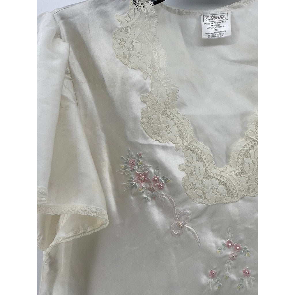 ETIENNE Women's White Satin V-Neck Floral Embroidered Lace-Trim Night Gown SZ M