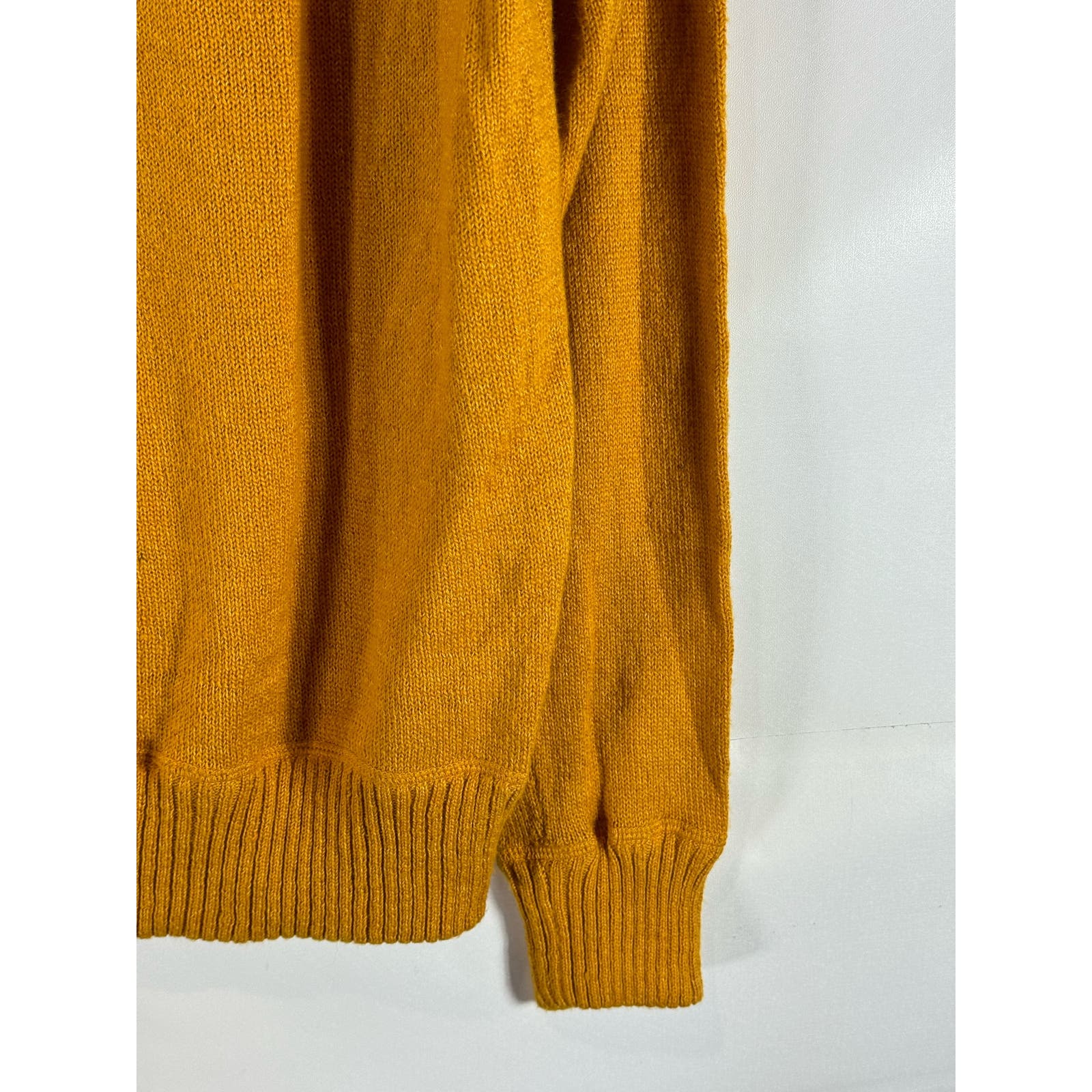 AMERICAN EAGLE OUTFITTERS Men's Dark Yellow Crewneck Pullover Sweater SZ L