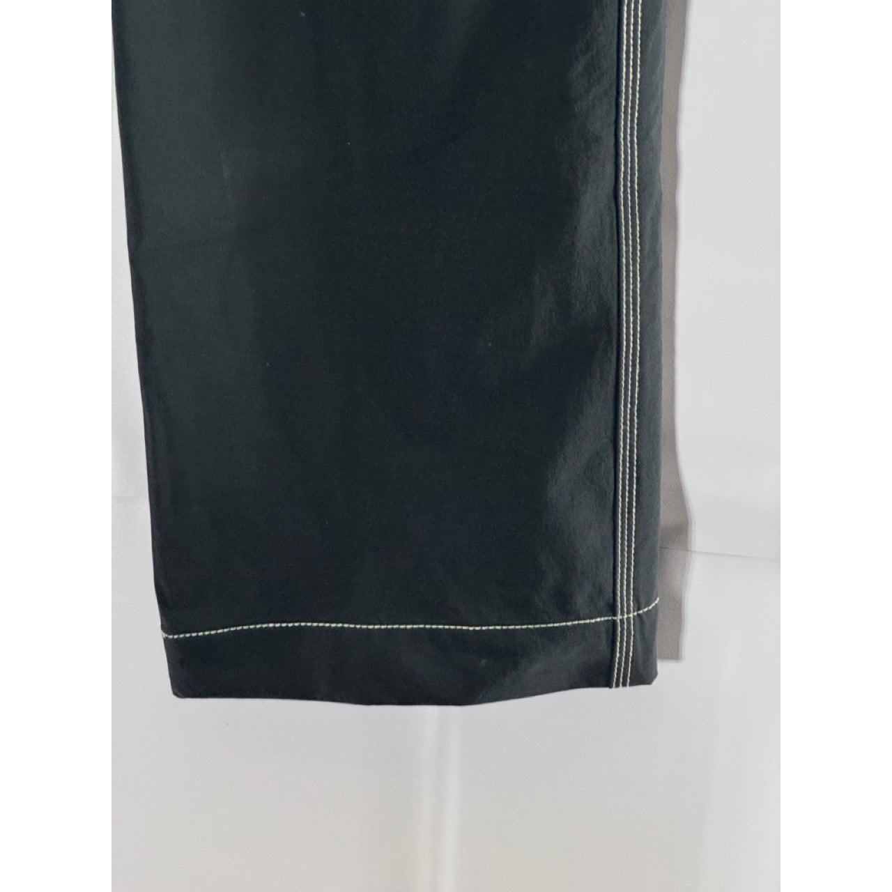 URBAN OUTFITTERS Women's Black Nylon Skate Fit Straight-Leg Carpenter Pants SZ M