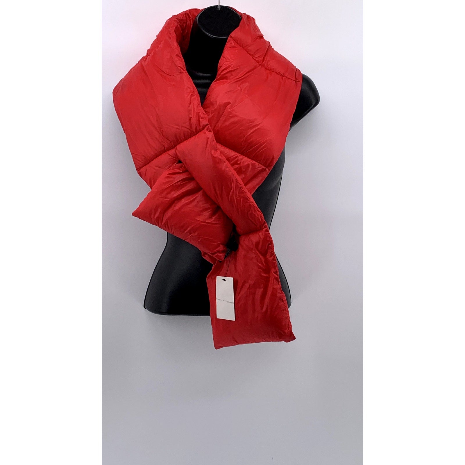 NORDSTROM Men's Red Puffer Pull-Through Scarf