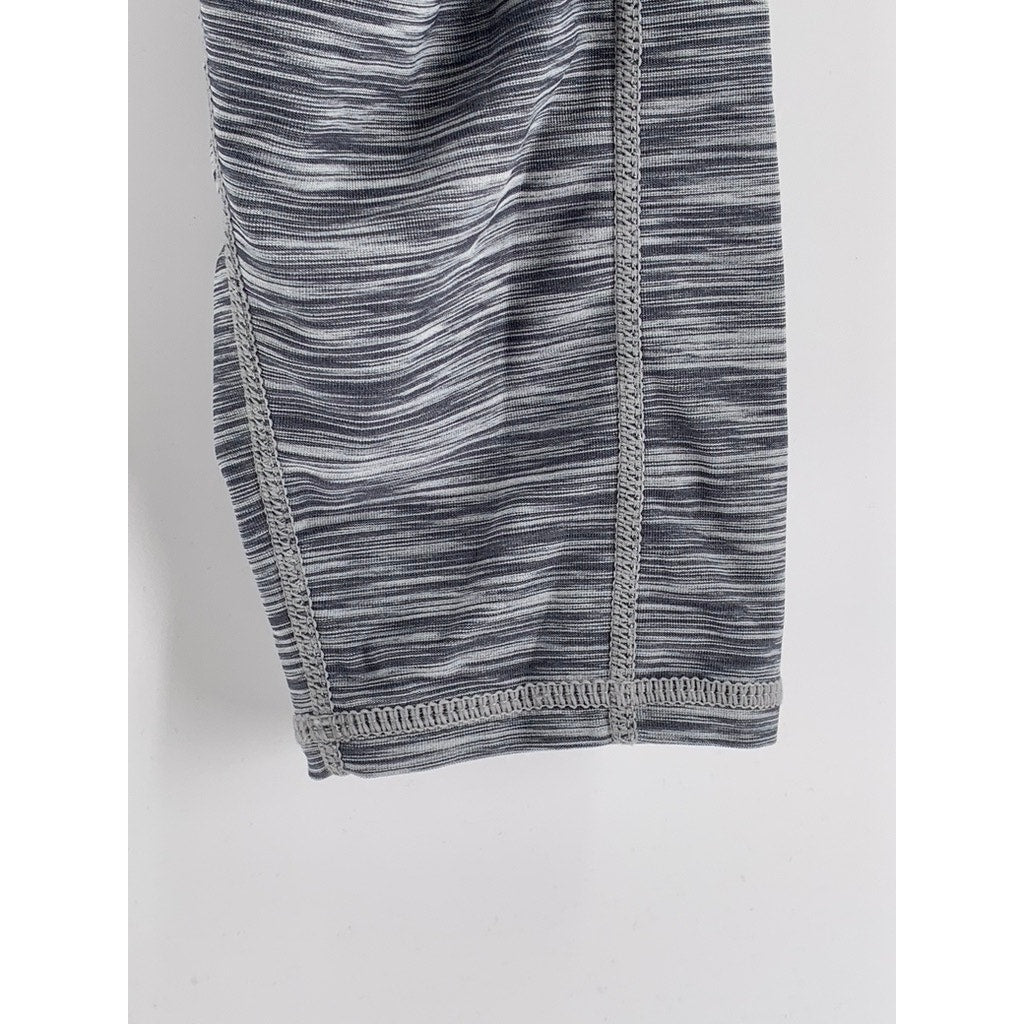 UNBRANDED Women's Gray Printed Cropped Leggings SZ 2XL